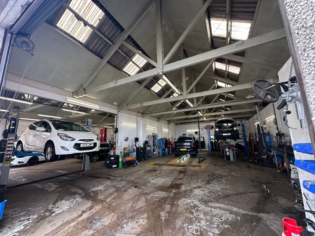 Bankside MOT & Repair workshop bay in Falkirk